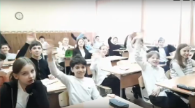 Поздравление учеников 6з класса и классного руководителя Поповой Натальи Николаевны с Международным женским Днем.