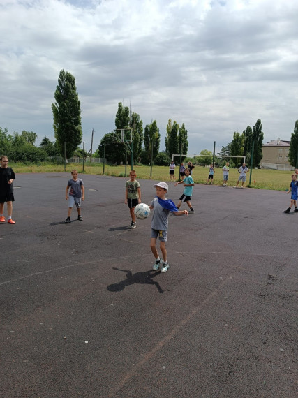 19 июня в пришкольном лагере &quot;Ласточка &quot; состоялся полуфинал, а затем прошел и финал игры в мини-футбол.